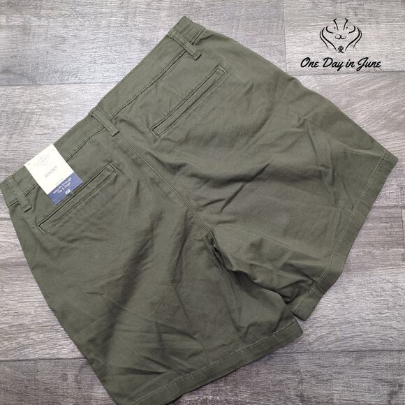 St. John's Bay Mid Rise Shorts Size 6 - Picture 7 of 7